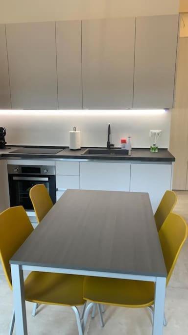 Dimora Di Privacy Fronte Parco E Ospedale Di Monza Apartment Lissone Exterior foto