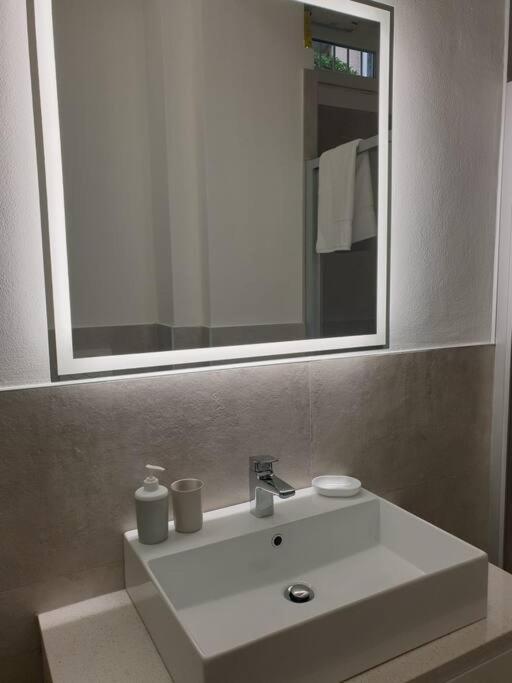 Dimora Di Privacy Fronte Parco E Ospedale Di Monza Apartment Lissone Exterior foto